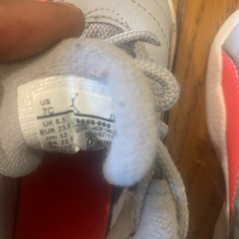 Jordan 12 - Picture 6 of 6